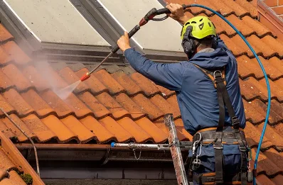 Démoussage et hydrofuge de toiture à Locmiquélic